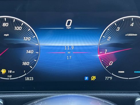 New 2025 Mercedes-Benz GLB 250 4MATIC image 27