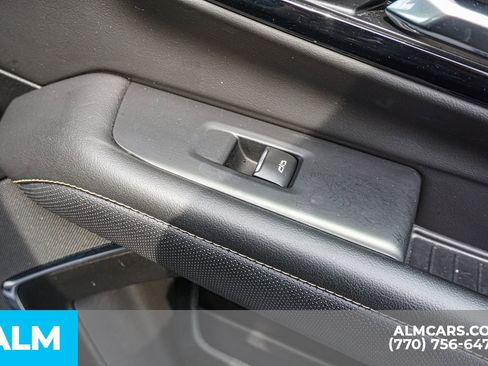 Used 2025 Chevrolet Suburban Premier AWD/4WD image 48