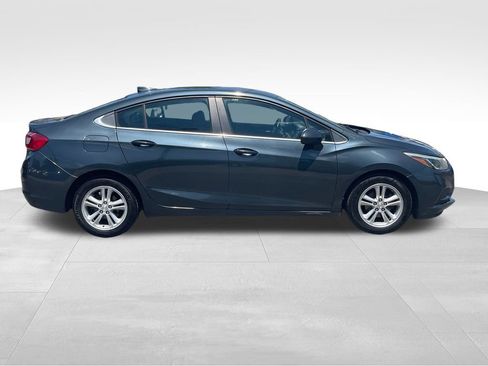 Used 2018 Chevrolet Cruze LT w/ LT Fleet Convenience Package FWD image 9