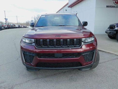 New 2026 Jeep Grand Cherokee Altitude image 3