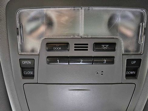 Used 2019 Toyota Highlander XLE image 34