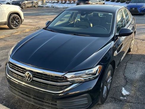 Certified 2023 Volkswagen Jetta SE image 1