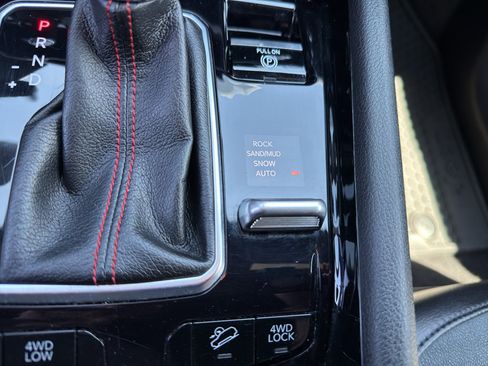 Used 2023 Jeep Compass Trailhawk image 15