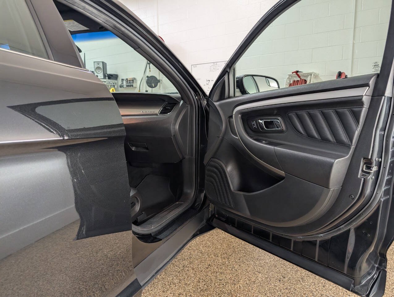 Used 2014 Ford Taurus SEL w/ Equipment Group 201A AWD/4WD image 17