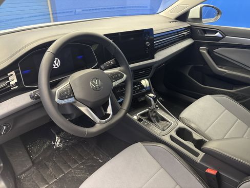 New 2026 Volkswagen Jetta SE image 11