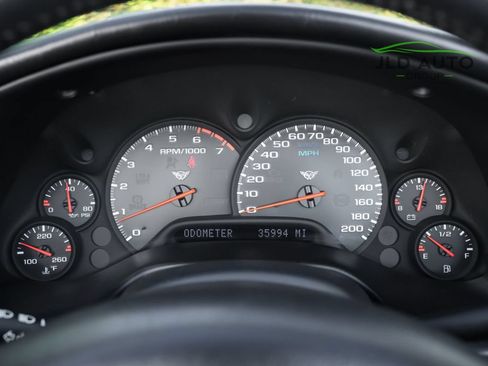 Used 2004 Chevrolet Corvette Convertible w/ Preferred Equipment Group RWD image 18