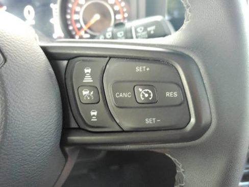 Used 2026 Jeep Wrangler Unlimited Rubicon AWD/4WD image 32