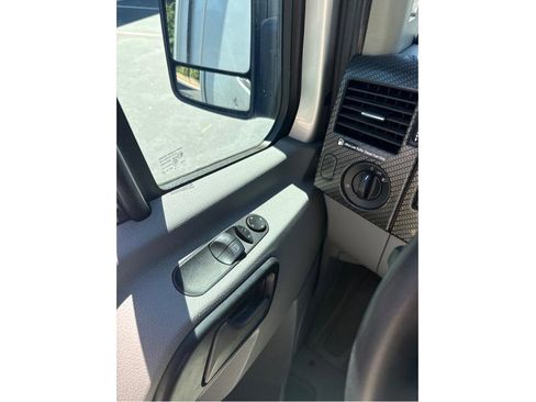 Used 2014 Mercedes-Benz Sprinter 3500 image 21