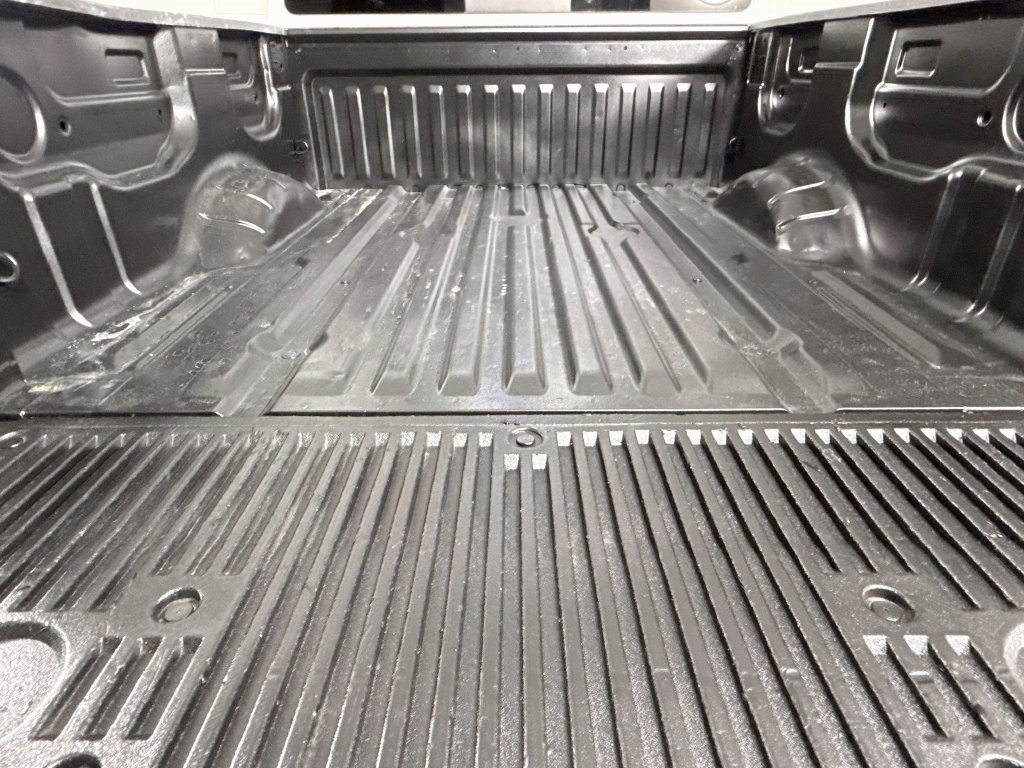 Used 2021 Nissan Titan SV w/ SV Convenience Package AWD/4WD image 33