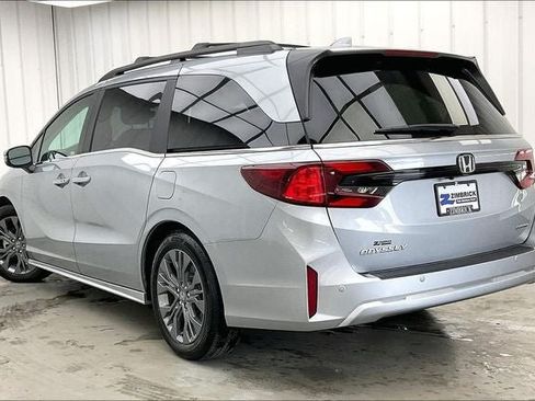 Certified 2026 Honda Odyssey Touring image 11