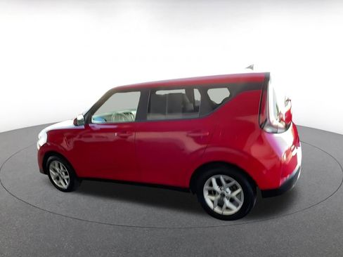 Used 2025 Kia Soul LX w/ LX Technology Package image 9