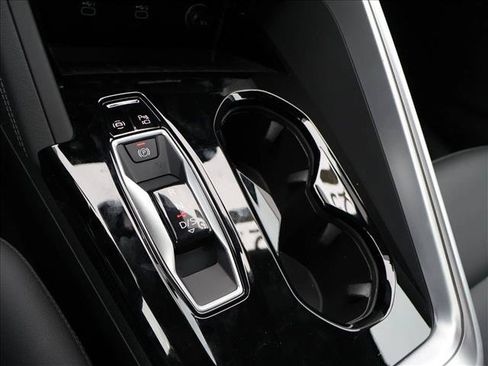 Certified 2025 Audi Q5 Premium w/ Convenience Package AWD/4WD image 16