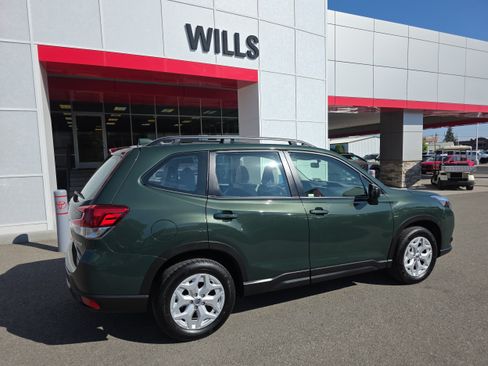 Used 2023 Subaru Forester AWD/4WD image 8