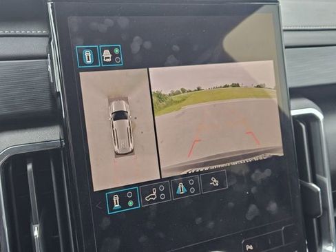 Used 2024 GMC Acadia Elevation FWD image 18