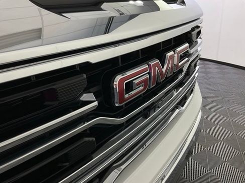 Used 2024 GMC Sierra 1500 SLT w/ SLT Premium Plus Package RWD image 11