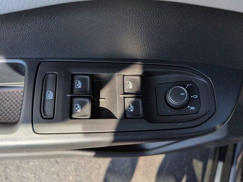 Used 2025 Volkswagen Taos S FWD image 15