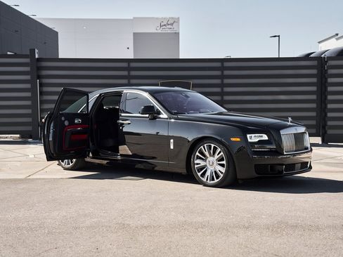 Used 2019 Rolls-Royce Ghost image 12