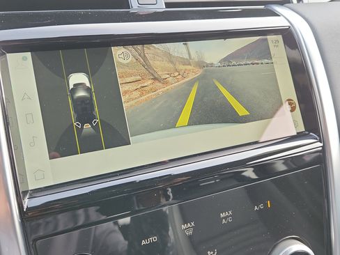 Used 2023 Land Rover Discovery Sport SE image 30