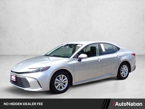 Used 2025 Toyota Camry LE FWD image 1