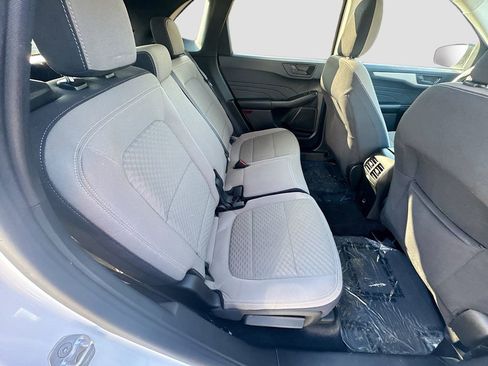 Used 2022 Ford Escape SE image 24