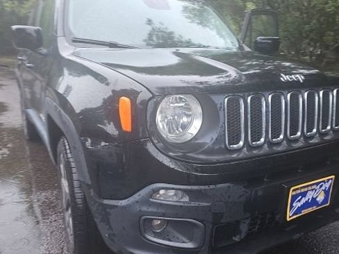 Used 2015 Jeep Renegade Latitude w/ Popular Equipment Group AWD/4WD image 1
