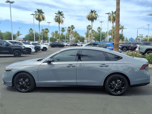 Used 2025 Honda Accord SE image 7