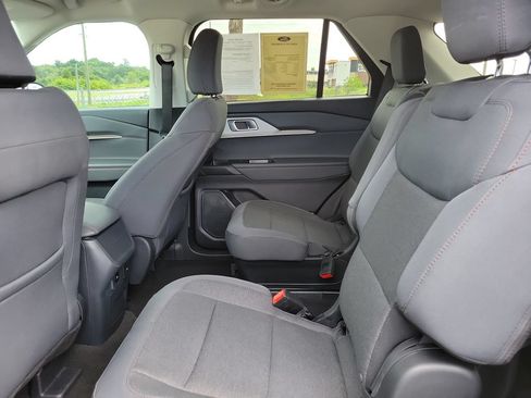 Used 2026 Ford Explorer Active RWD image 7