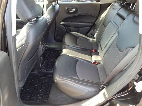 Used 2019 Jeep Compass Latitude w/ Popular Equipment Group image 12