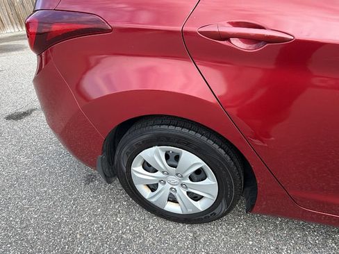 Used 2016 Hyundai Elantra SE FWD image 11