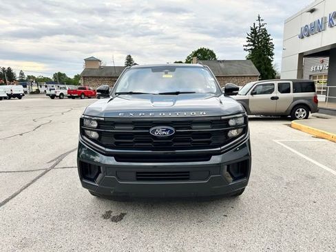 Certified 2025 Ford Expedition Active AWD/4WD image 3