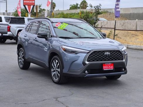 Used 2025 Toyota Corolla Cross XLE AWD/4WD image 3