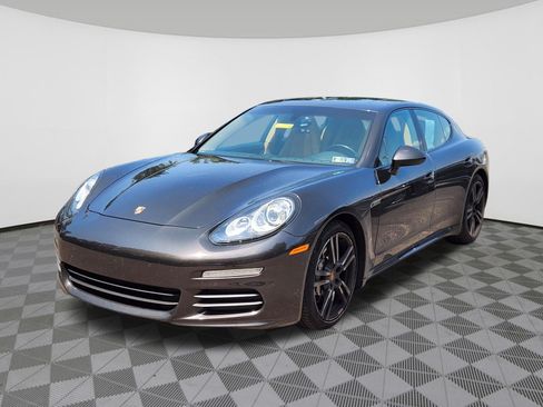 Used 2016 Porsche Panamera 4 AWD/4WD image 2