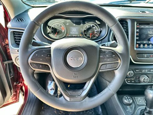 Used 2022 Jeep Cherokee Trailhawk image 15