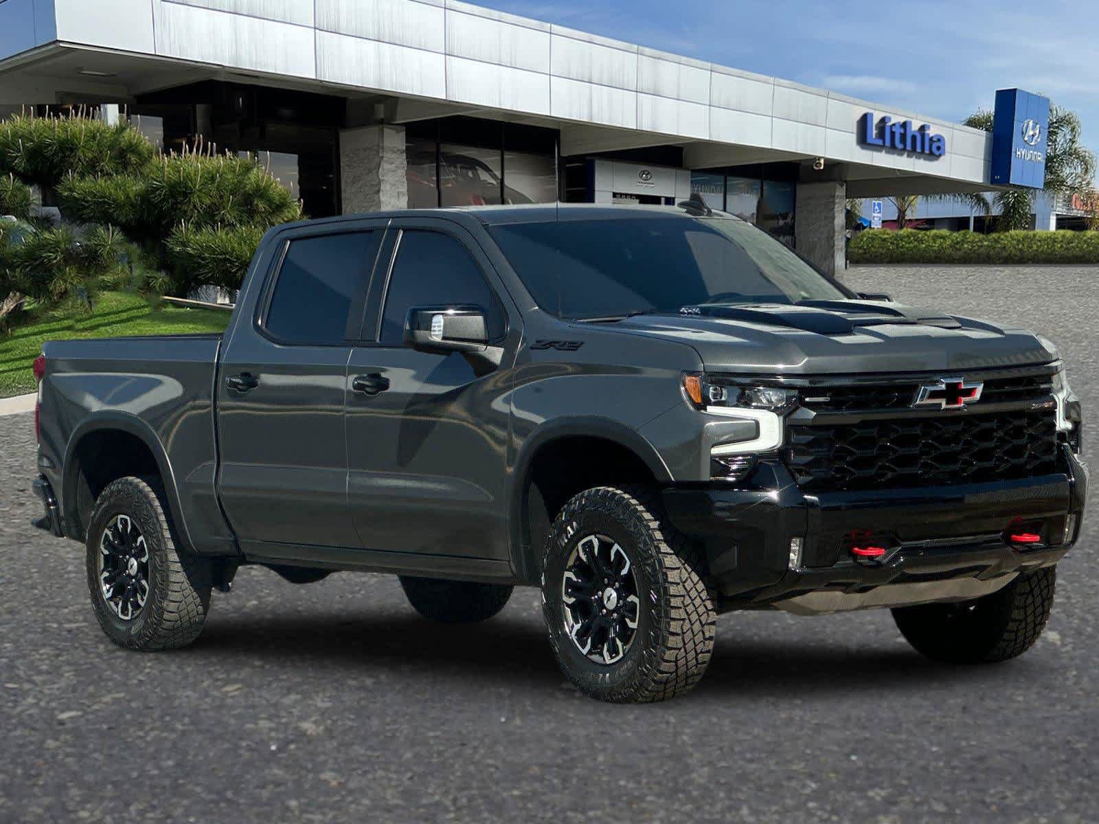 Used 2024 Chevrolet Silverado 1500 ZR2 w/ Technology Package AWD/4WD image 10