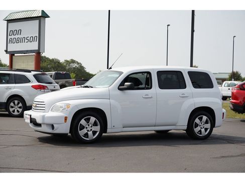 Used 2010 Chevrolet HHR LS image 6