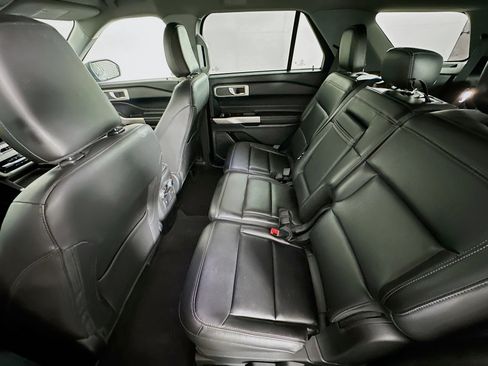 Used 2023 Ford Explorer XLT w/ Equipment Group 202A image 27