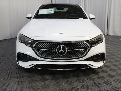 New 2026 Mercedes-Benz E 350 4MATIC Sedan image 2