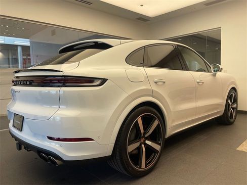 Used 2026 Porsche Cayenne S image 6