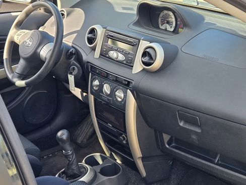 Used 2006 Scion xA FWD image 10