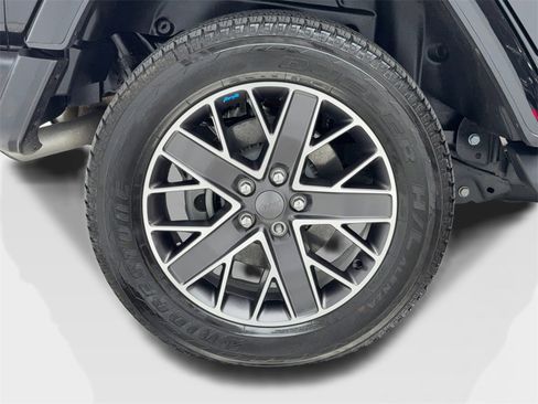 Used 2023 Jeep Wrangler Unlimited Sahara w/ Cold Weather Group image 58