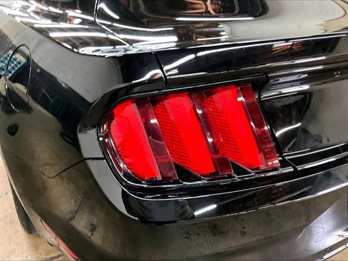 Used 2017 Ford Mustang GT w/ GT Performance Package RWD image 30