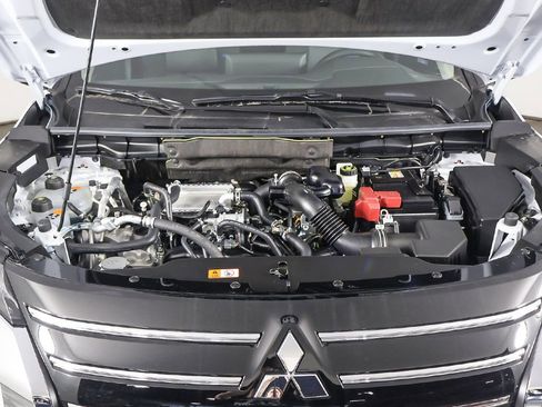 New 2026 Mitsubishi Outlander ES FWD image 19