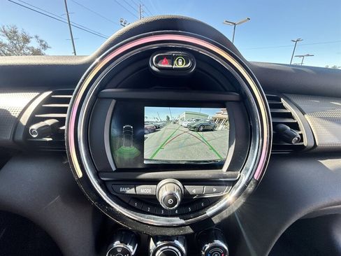 Used 2020 MINI Cooper 2-Door Hardtop image 17