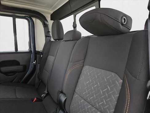 New 2025 Jeep Gladiator Mojave w/ Convenience Group image 14