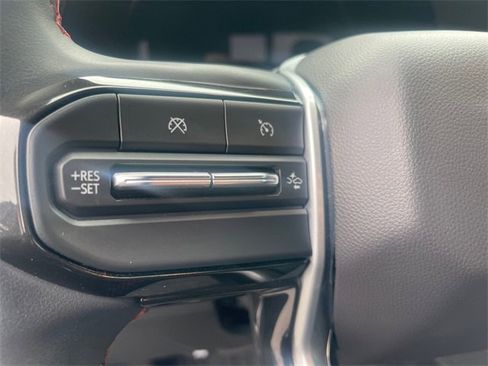 Used 2024 Chevrolet Colorado Z71 w/ Z71 Convenience Package 2 image 19