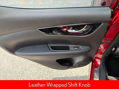 Used 2019 Nissan Rogue Sport SV w/ Technology Package FWD image 24