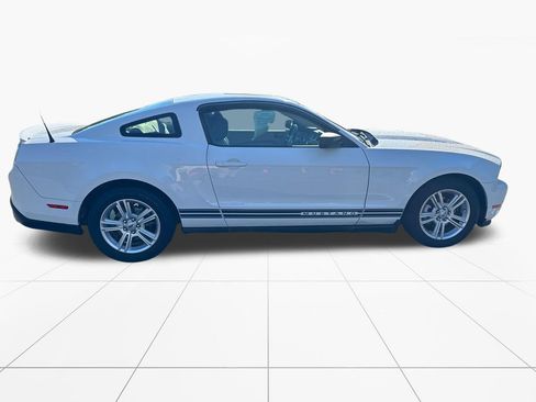 Used 2010 Ford Mustang Premium RWD image 9