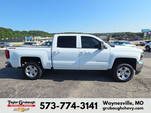 Used 2018 Chevrolet Silverado 1500 LT w/ All Star Edition AWD/4WD image 10