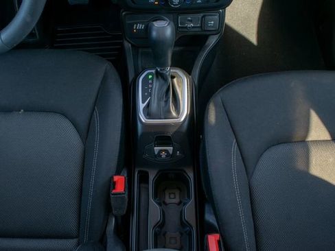 Used 2020 Jeep Renegade Sport image 31