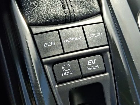 Used 2025 Toyota Camry LE FWD image 25